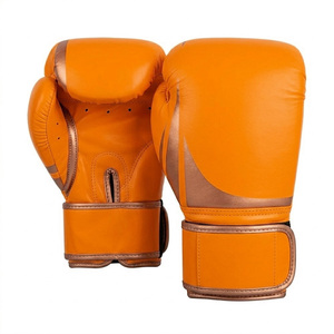 Gants de boxe personnalisés |   Mitaines d'entraînement professionnelles avec garniture métallique dorée |   Équipement de sparring en cuir sur mesure OEM pour les clubs de fitness - Product Image 5