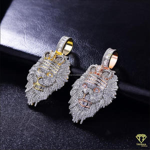 Colgante de Joyería de Lujo con Diseño de León, Acabado Pulido y Piedras de Diamante Moissanite VVS - Product Image 2