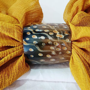 Anneau de serviette en corne écologique de designer, accessoire de table haut de gamme fait main pour cadeaux promotionnels Tradebyd - Product Image 2