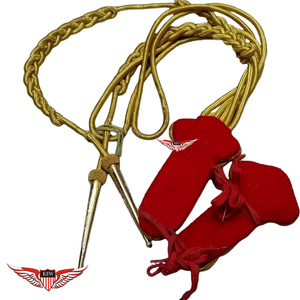 Aiguillette rouge avec épaulettes sur cordons de dos rouges, aiguillette torsadée avec pointe métallique dorée - Product Image 5