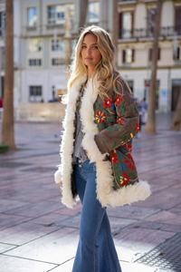 เสื้อแจ็คเก็ตผู้หญิงแขนยาวไซส์ใหญ่สำหรับฤดูร้อน แบบใหม่ ตกแต่งด้วยงานปักและพู่  ทรงเอวธรรมชาติ ซักได้ - Product Image 4