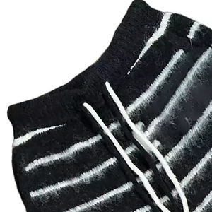 Pantalones Cortos de Mohair al Por Mayor B2B, Tejido de Alta Densidad, Estilo Urbano Moderno, Venta al Por Mayor de Fábrica - Product Image 6