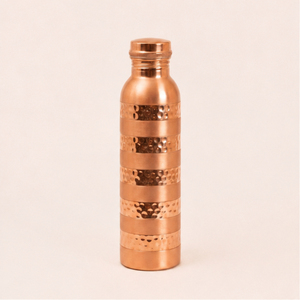Botella de Agua de Cobre Puro al por Mayor de la India con Acabado Martillado a Rayas, a Prueba de Fugas, para Bebidas Ayurvédicas, Yoga, Gimnasio y Oficina - Product Image 5