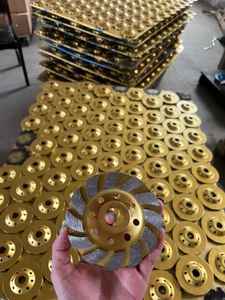 Roue de coupe en diamant de qualité supérieure 100mm 125mm 150mm 180mm disque de meulage Type Turbo pour sol en béton marbre pierre OEM Logo personnalisé - Product Image 3