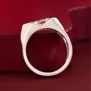 Bague solitaire pour homme en diamant de laboratoire de 1,70 carat avec monture à griffes en or 14 carats VVS-VS DEF, alliance pour la remise des diplômes - Product Image 3