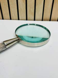 Lupa Vintage de 4'' con mango de metal sólido |   Lente de Lectura e Inspección Clásica de Mano - Product Image 2