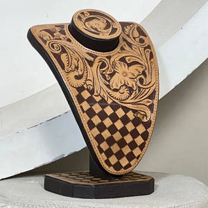 Présentoir à bijoux en cuir floral et à carreaux, fait main, prix de gros, buste de présentation élégant pour colliers, support à bijoux - Product Image 2
