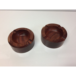 Cenicero hexagonal de madera de olivo sostenible hecho a mano, soporte para cigarrillos de madera para patio exterior, decoración de oficina de lujo. - Product Image 2