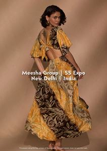 Robe longue maxi pour femme à col en V profond avec nœud à nouer dans le dos, imprimé floral, style bohème fluide, avec manches volantées, assortiment varié - Product Image 3