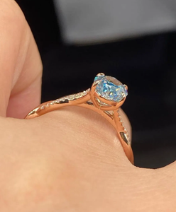 Anillo Solitario de Diamante Corte Ovalado Color Aguamarina con Banda de Oro Sólido Trenzado para Aniversario, Compromiso, Regalo de Joyería Fina - Product Image 3