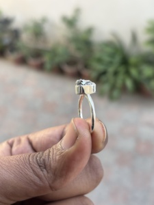 Anillo de cóctel étnico hecho a mano en plata con diseño de pirita en bruto de forma irregular, el más popular, del fabricante de joyas. - Product Image 5