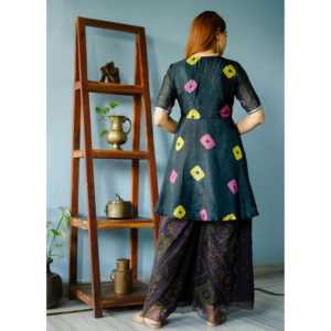 Conjunto de Traje de Chifón Terk Black Bandhej en Talla XS - Product Image 1