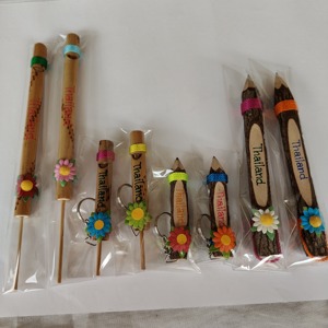 Silbatos Largos Clásicos de Bambú, Ecológicos, Hechos a Mano, Ligeros, Juguetes Artesanales de Bambú Natural, Hechos en Tailandia, para Recuerdos/Regalos - Product Image 1