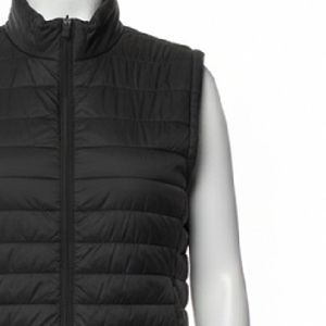 เสื้อกั๊กคุณภาพสูง น้ำหนักเบา ทรงบับเบิ้ล ผลิตจากโพลีเอสเตอร์ 100% ไม่มีแขนเสื้อ บุด้วยใยสังเคราะห์ 150 กรัม พร้อมซิปที่กระเป๋าและด้านหน้า - Product Image 4