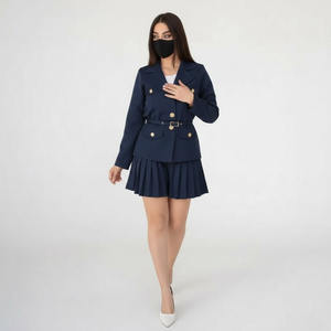 Conjunto de faldas personalizadas OEM más populares para mujer, top corto con capucha y estampado de logotipo informal, conjunto de faldas con capucha para invierno - Product Image 2