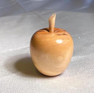 Sphère en bois naturel poli, boule de cristal faite à la main, motif vertical, décoration de table, décoration d'intérieur pour la méditation et le yoga - Product Image 2
