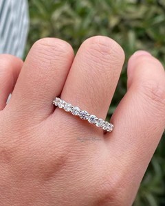 Fabricante Mayorista de Joyería: Anillos de Boda de Moissanita de 2.50MM, Anillo de Eternidad Semirredondo con Engaste Pavé, Diseño Sencillo, Banda Apilable - Product Image 6