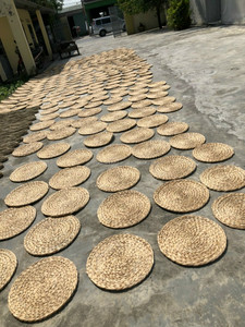 แผ่นรองจานสานจากหญ้าทะเลสำหรับเทศกาลคริสต์มาส รูปทรงกลม ตกแต่งโต๊ะอาหารสไตล์โบโฮ จำหน่ายจำนวนมาก - Product Image 6