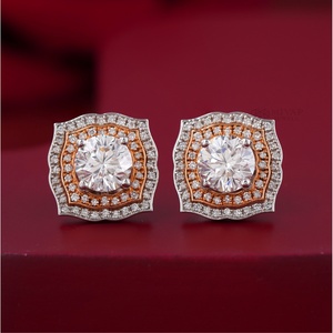 ต่างหูเพชรทรงกลมสองวง 2.57 กะรัต ทอง 14K สองสี เพชรเลี้ยงในห้องปฏิบัติการ - Product Image 1