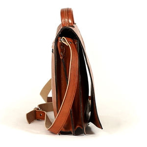 Sac messager unisexe en cuir véritable rouge vintage élégant Biyadina, forme oreiller, fait main, motif uni de qualité supérieure, fermeture éclair - Product Image 2