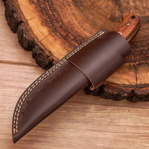 Cuchillo artesanal de acero de Damasco para exteriores, mango de madera de palisandro con funda de cuero, cuchillo personalizado - Product Image 6