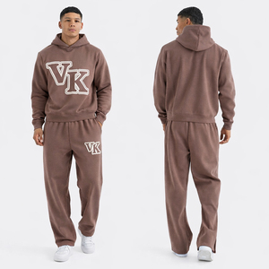 ชุดเซ็ตฮู้ดดี้โอเวอร์ไซส์ผู้ชาย แบรนด์ VK โลโก้ ชุดลำลองผ้าฟลีซ เสื้อสเวตเชิ้ต กางเกงจ็อกเกอร์ ชุดลำลองฤดูหนาว สตรีทแวร์ ชุดกีฬา - Product Image 1