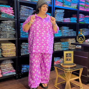 ชุดเซ็ตผ้าฝ้ายแท้พิมพ์ลายระบายอากาศสำหรับผู้หญิง |   เสื้อครอปและกางเกงเหนือเข่า |   กระเป๋าข้างเดียว |   ไซส์ S-10XL - Product Image 1