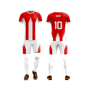 Tenue de football personnalisée par sublimation, ensemble maillot et short, matière douce, respirante, séchage rapide, équipement de football - Product Image 1