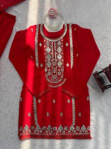 Ensemble Sharara en Georgette Rouge avec Broderie Argentée, Tenue de Mariée Bollywood, 3 Pièces, Création de Designer, Vêtement Ethnique Musulman pour Mariages et Fêtes, Sur Mesure - Product Image 4