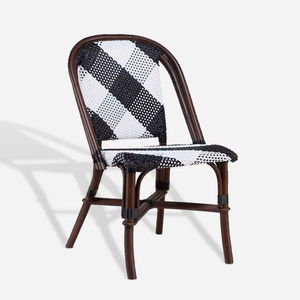 Chaise de salle à manger en rotin artisanale, écologique et imperméable, mobilier moderne pour restaurants et hôtellerie - Product Image 1
