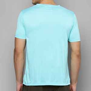 T-shirt à manches courtes pour homme, bleu clair, col rond, coupe classique, jersey en coton uni, vêtement décontracté, logo sur la manche gauche - Product Image 5