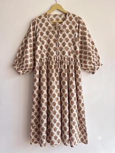 ชุดเดรสลำลองสำหรับผู้หญิงใส่สบายในฤดูร้อน ผ้าฝ้าย แขนพอง ผูกคอ เอวยางยืด ทรงหลวม ชายกระโปรงไม่สมมาตร เหมาะสำหรับฤดูใบไม้ผลิ - Product Image 2