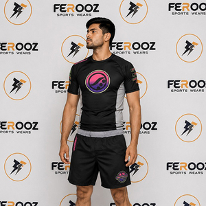Conjunto de Rashguard Personalizado para Hombre, Color Negro y Verde, Manga Corta, Secado Rápido, Poliéster, Ropa Deportiva para Adultos - Product Image 2