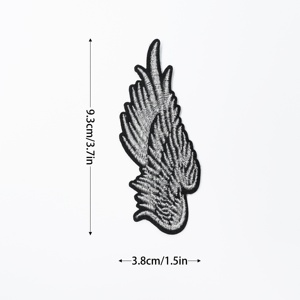 Patchs en tissu brodés en 3D avec logo personnalisé appliqué, à coudre - Product Image 3