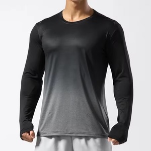 Fabricant de vêtements de compression pour la gym sur mesure, vêtements de performance fitness en coton, polyester et élasthanne, impression par transfert thermique, marque privée - Product Image 3