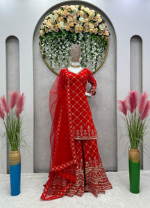 Ensemble Sharara en Faux Georgette Rouge avec Broderie de Paillettes Dorées, Tenue Traditionnelle Indienne et Pakistanaise pour Mariage, Longueur Cheville, Coupe Classique, Taille Haute - Product Image 3
