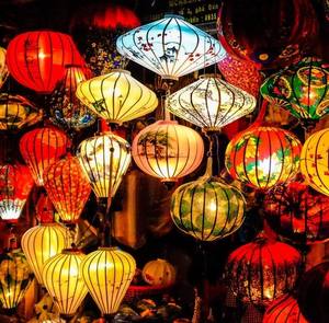 Lanternes suspendues décoratives colorées, lanternes vietnamiennes traditionnelles, lanternes en soie - Product Image 1