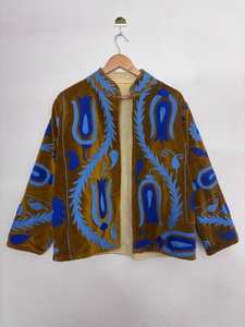 Chaqueta de Terciopelo Suzani Bordada con Diseño Explosivo y Comodidad Superior, Ropa de Mujer, Abrigo Hecho a Mano Estilo Indio, Ropa Boho - Product Image 1