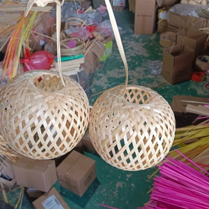 Linterna Pequeña de Bambú Colgante Artesanía de Mimbre de Bambú con Vela y Asas Linterna Hecha a Mano para Decoración - Product Image 3