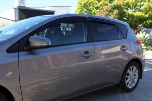 Viseras para ventanas de coche HIC, protectores contra la intemperie de PMMA para Toyota Auris Hachback 5 puertas, Corolla hatchback, Scion iM 2018-2023 - Product Image 2