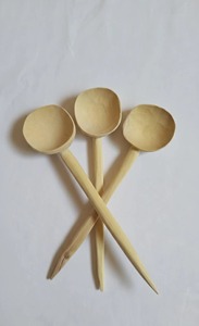 Cuchara de Madera Hecha a Mano con Mango de Madera para Servir Alimentos, Accesorio de Cocina Natural y Duradero, Ideal para Bodas y Regalos - Product Image 3