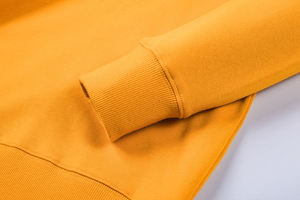 เสื้อฮู้ดผู้ชายสีเบจ ทรงปกติ ผ้าฟลีซโพลีเอสเตอร์ มีกระเป๋าหน้า เหมาะสำหรับฤดูหนาว สไตล์สตรีทแวร์ ระบายอากาศได้ดี - Product Image 3