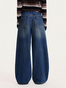 Pantalon en jean taille haute à jambe large, bleu délavé moyen, coupe ample, longueur intégrale, en coton, style décontracté, fermeture boutonnée - Product Image 3
