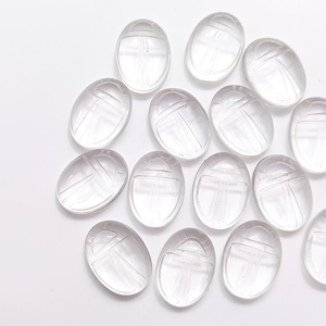 Pendentifs en quartz naturel gravés de scarabées égyptiens style bohème, visage de scarabée en quartz clair sculpté à la main, pierre précieuse pour la fabrication de bijoux - Product Image 4