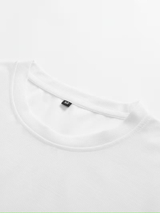 Conjunto Deportivo Informal de Verano para Hombre, Camiseta Blanca de Manga Corta con Rayas Negras y Pantalones Deportivos Negros - Product Image 4