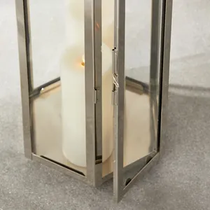 Porte-bougie en fer fait main pour table basse, collection d'accessoires décoratifs ZE-3181I, lanterne colonne en acier inoxydable avec base en bois - Product Image 3