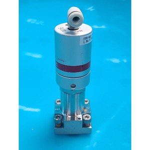 FUJIKIN 438451 Piezas de Equipo de Semiconductores Legacy Usadas Como Están - Product Image 1