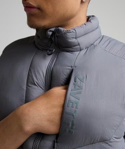 Chaleco Acolchado Gris sin Cuello para Hombre, Cierre de Cremallera, Cortavientos, Informal, para Otoño, Corte Regular, Relleno de Poliéster, Color Sólido - Product Image 4