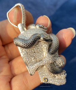 Exclusivo Colgante de Plata de Ley 925 con Diseño de Calavera Fantasma Estilo Hip Hop, con Diamantes de Moissanita y Detalles de Dibujos Animados, para Hombre - Product Image 3