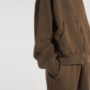 Conjuntos Deportivos Personalizados para Mujer, Tejido Grueso de 500 GSM y 350 GSM, Felpa de Poliéster/Algodón, Sudadera con Capucha Extra Grande Bordada y Pantalones Cortos - Product Image 3
